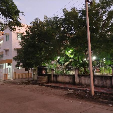 Mayurapriya Inn Chennai Exteriör bild
