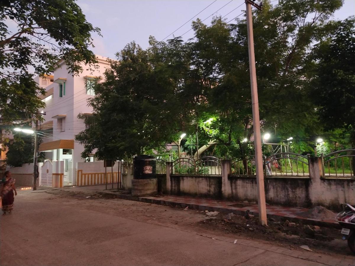Mayurapriya Inn Chennai Exteriör bild