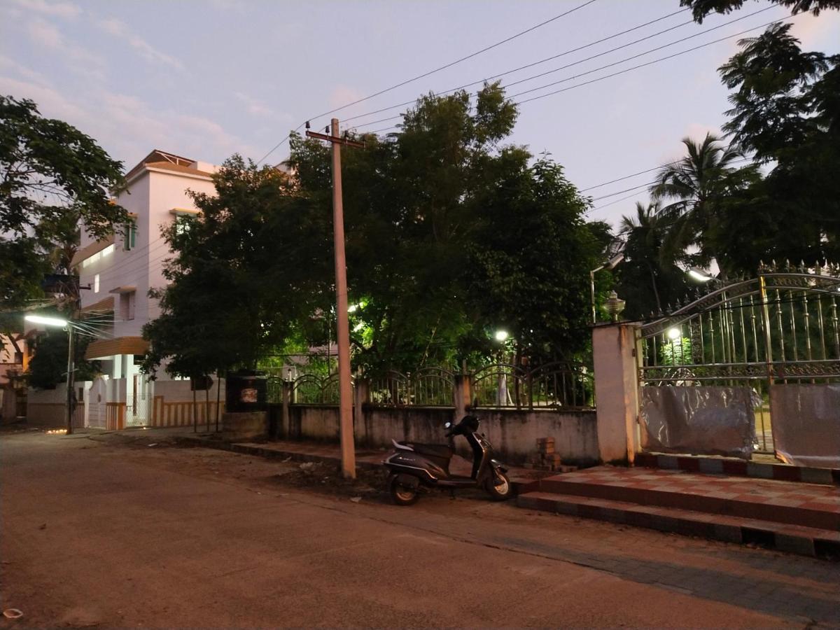 Mayurapriya Inn Chennai Exteriör bild