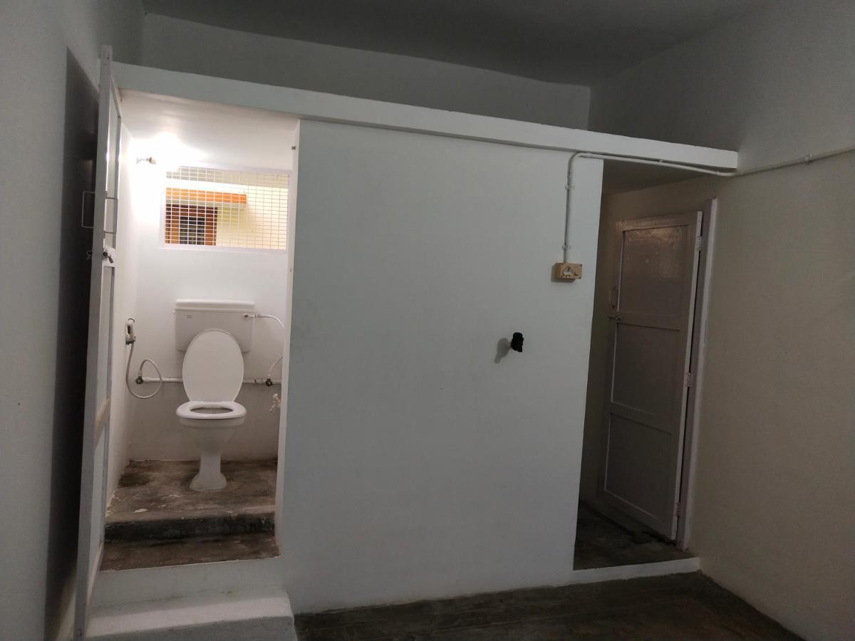 Mayurapriya Inn Chennai Exteriör bild