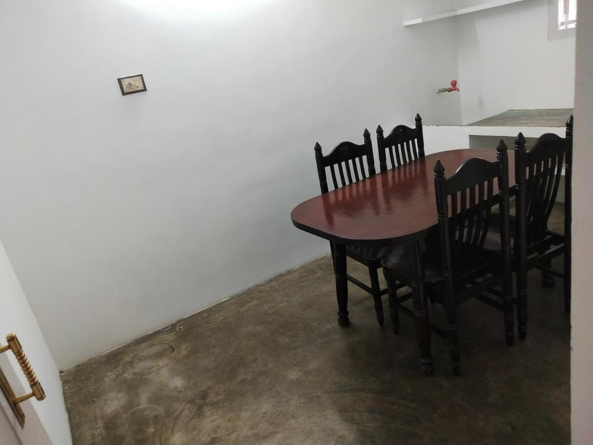 Mayurapriya Inn Chennai Exteriör bild