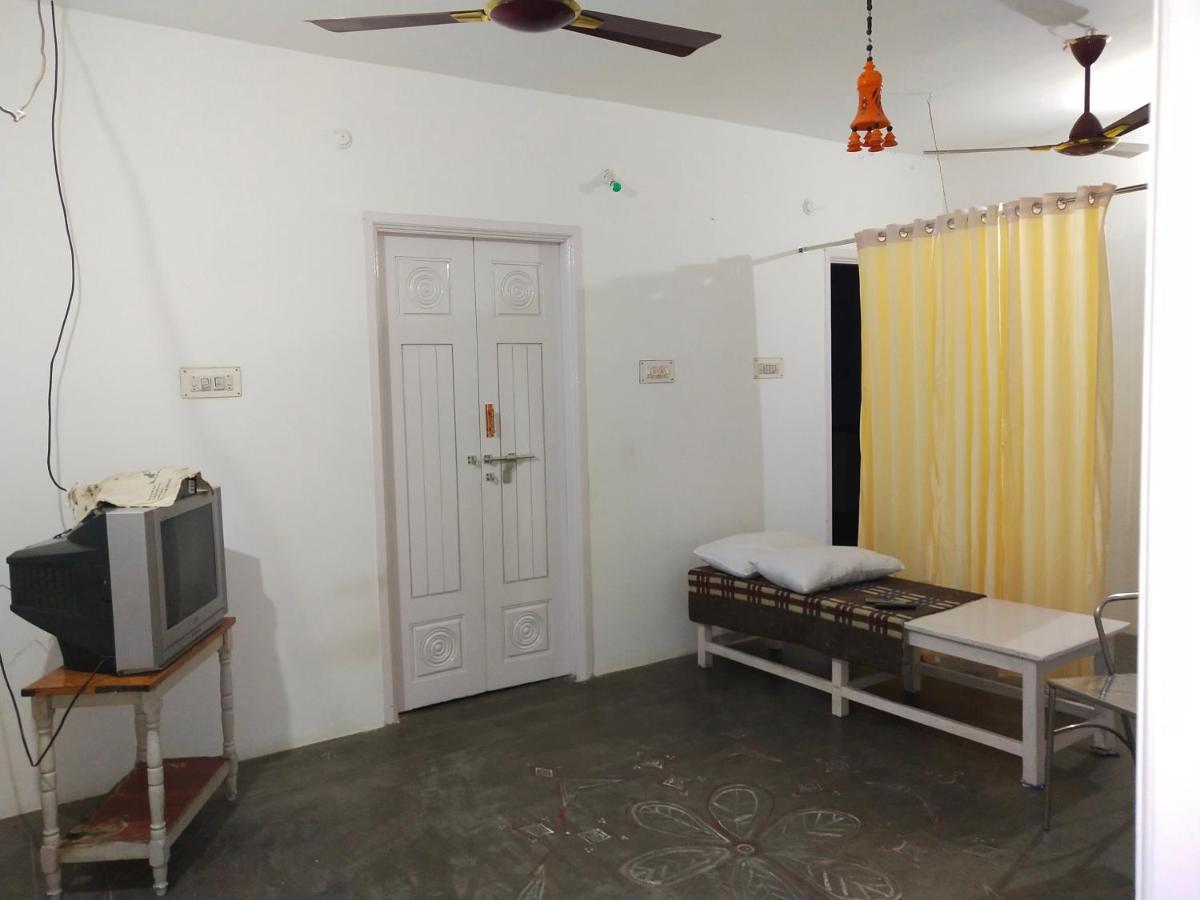 Mayurapriya Inn Chennai Exteriör bild